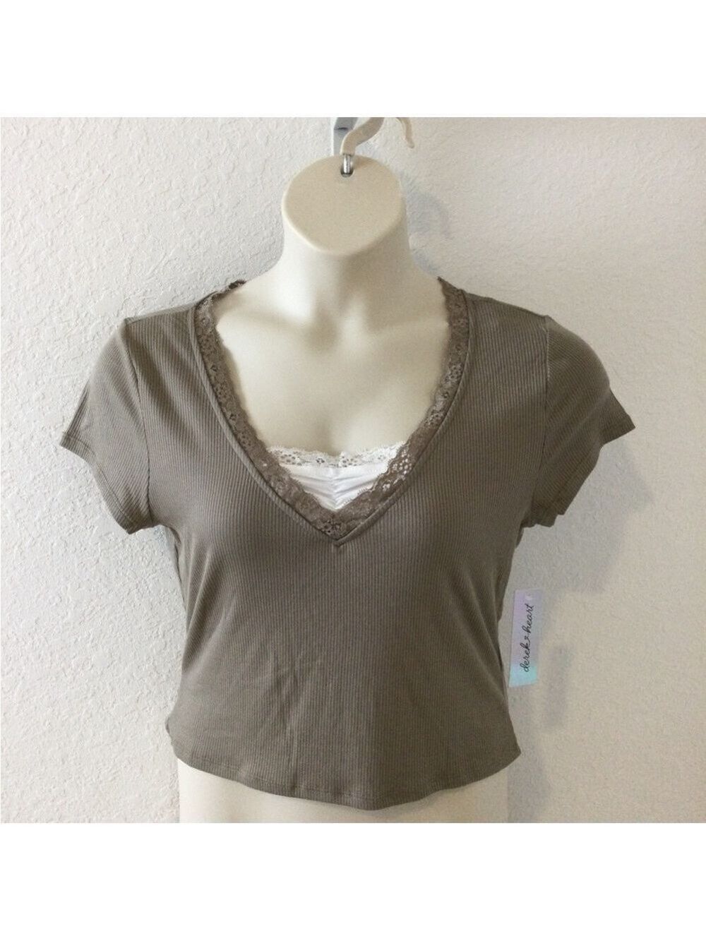 Derek Heart cocoa cropped tee with white lace trim inset Woman’s XL - Picture 1 of 9
